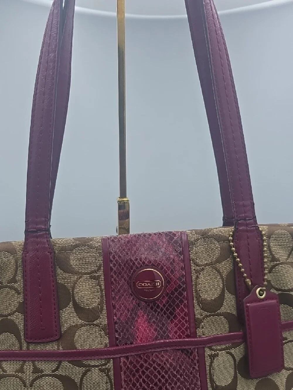 Coach Beige/Tan Signature Canvas Medium Tote W/ Burgundy Python Trim (GOOD) 💖✨️